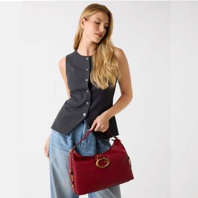 BOLSO AL HOMBRO GUESS CAMDEN BURDEOS